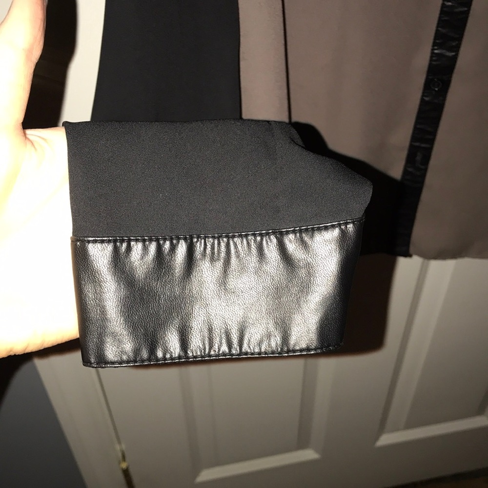 Andrée Button Down - Picture 2 of 6